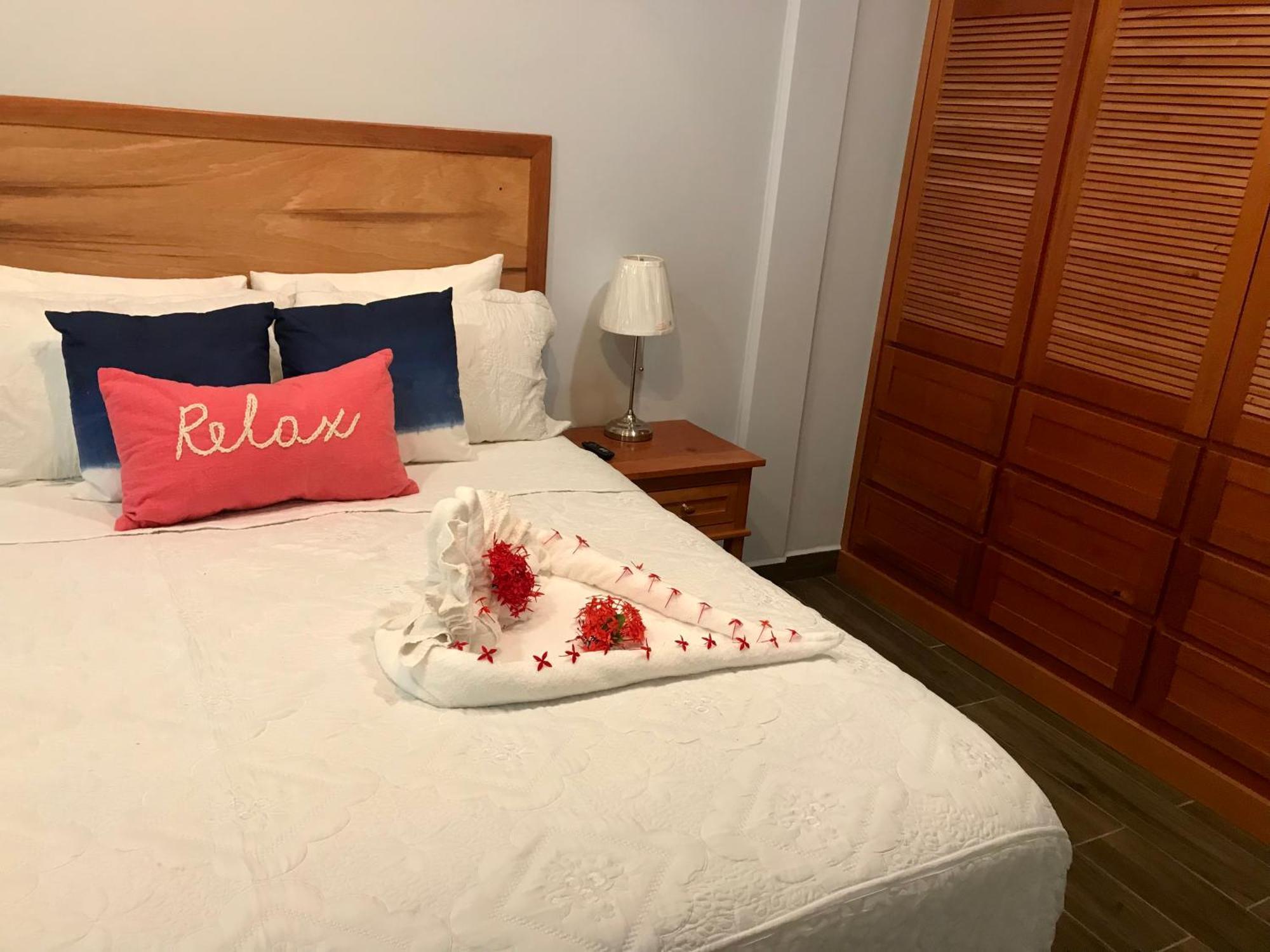 Meme'S Place Placencia Екстер'єр фото