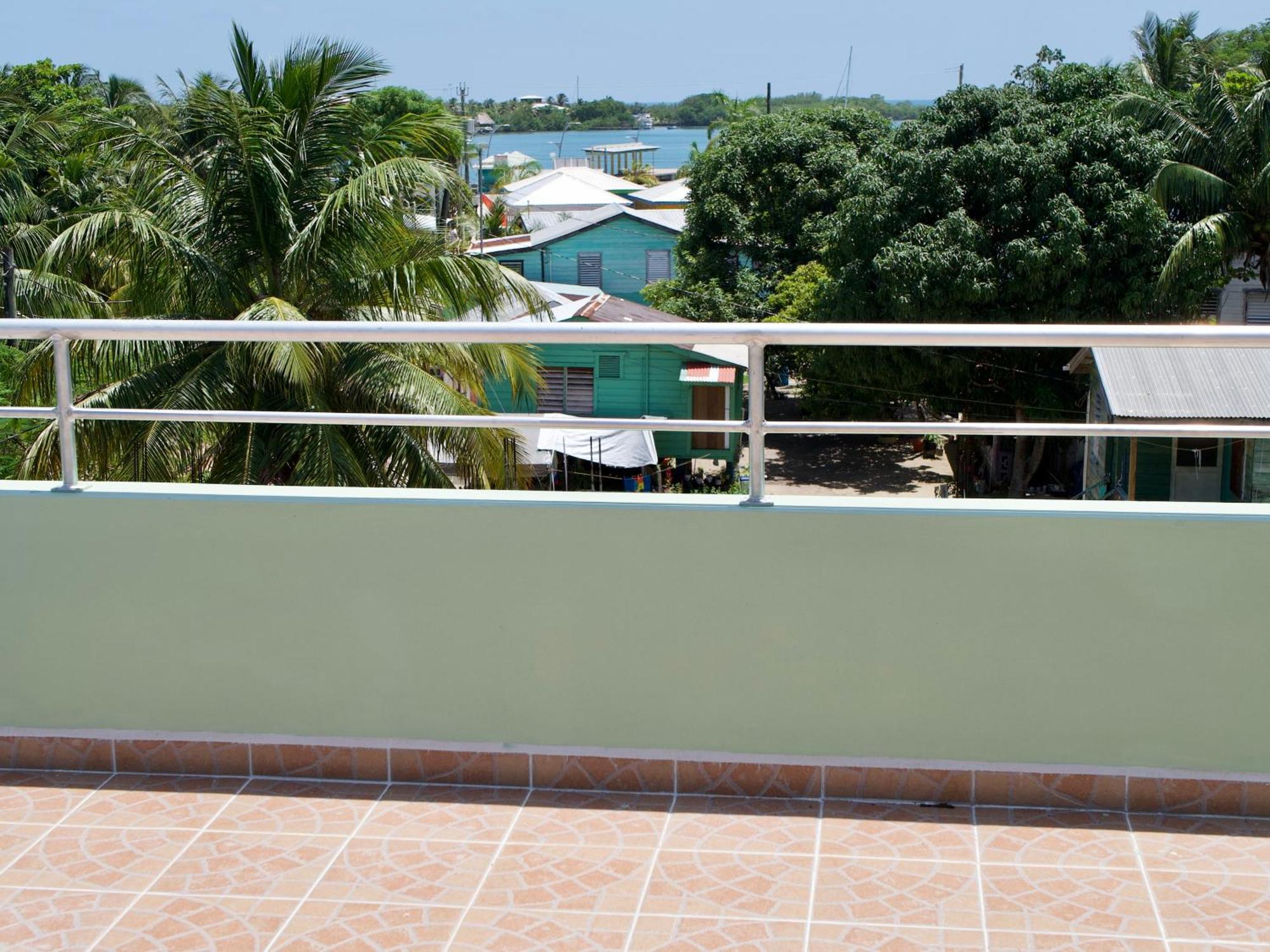 Meme'S Place Placencia Екстер'єр фото